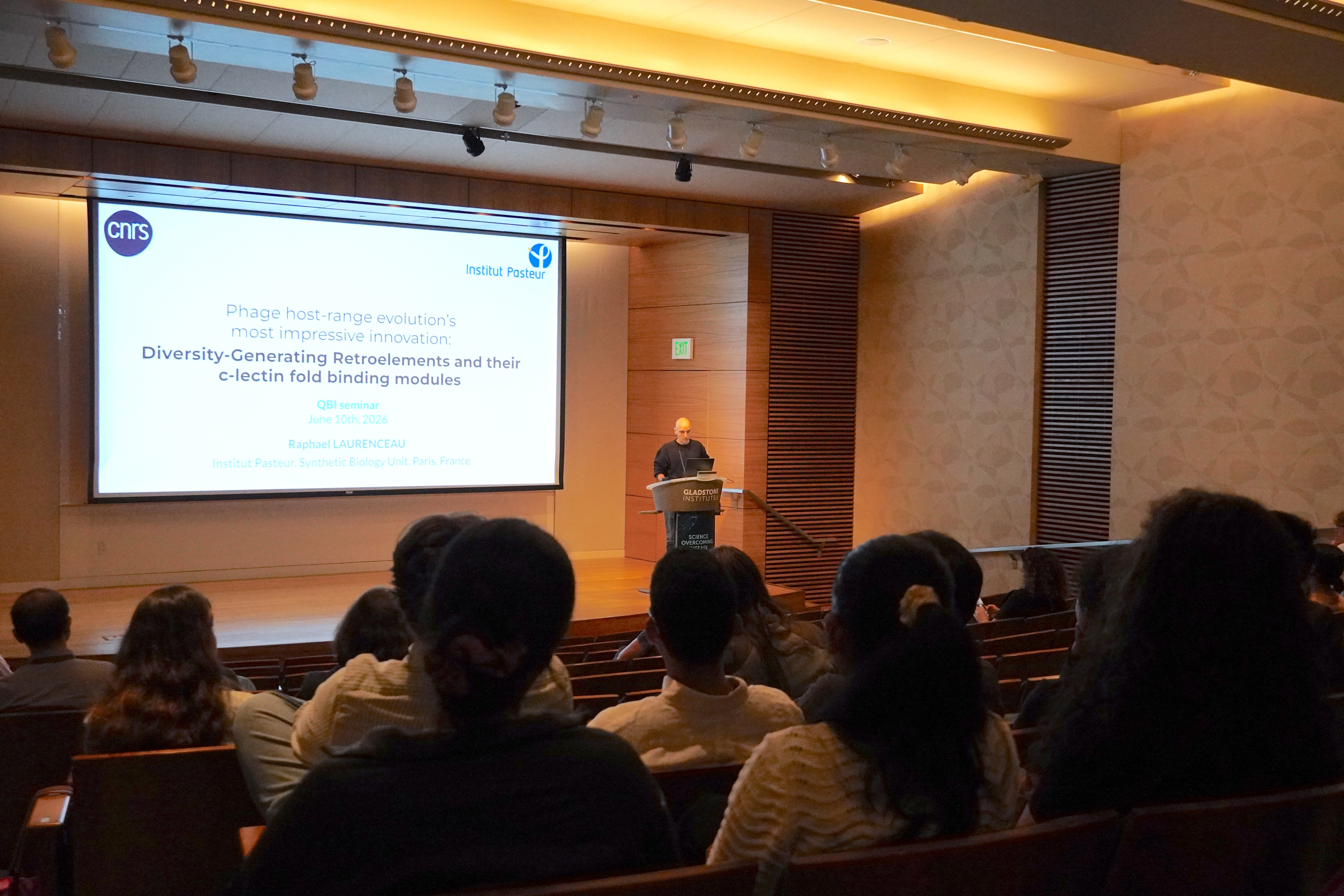 Raphael Laurenceau presenting at a QBI seminar